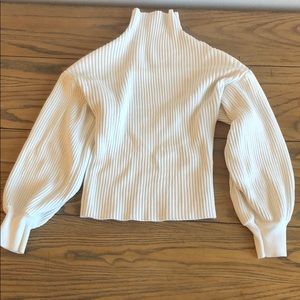 White cropped sweater w balloon sleeve